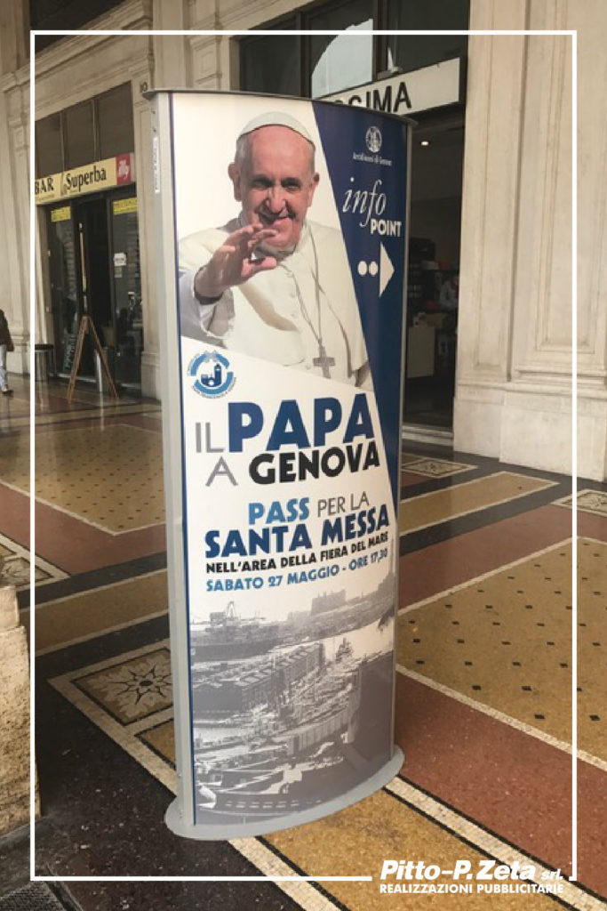 Evento Il Papa a Genova: totem da esterno, bombato, bifacciale.